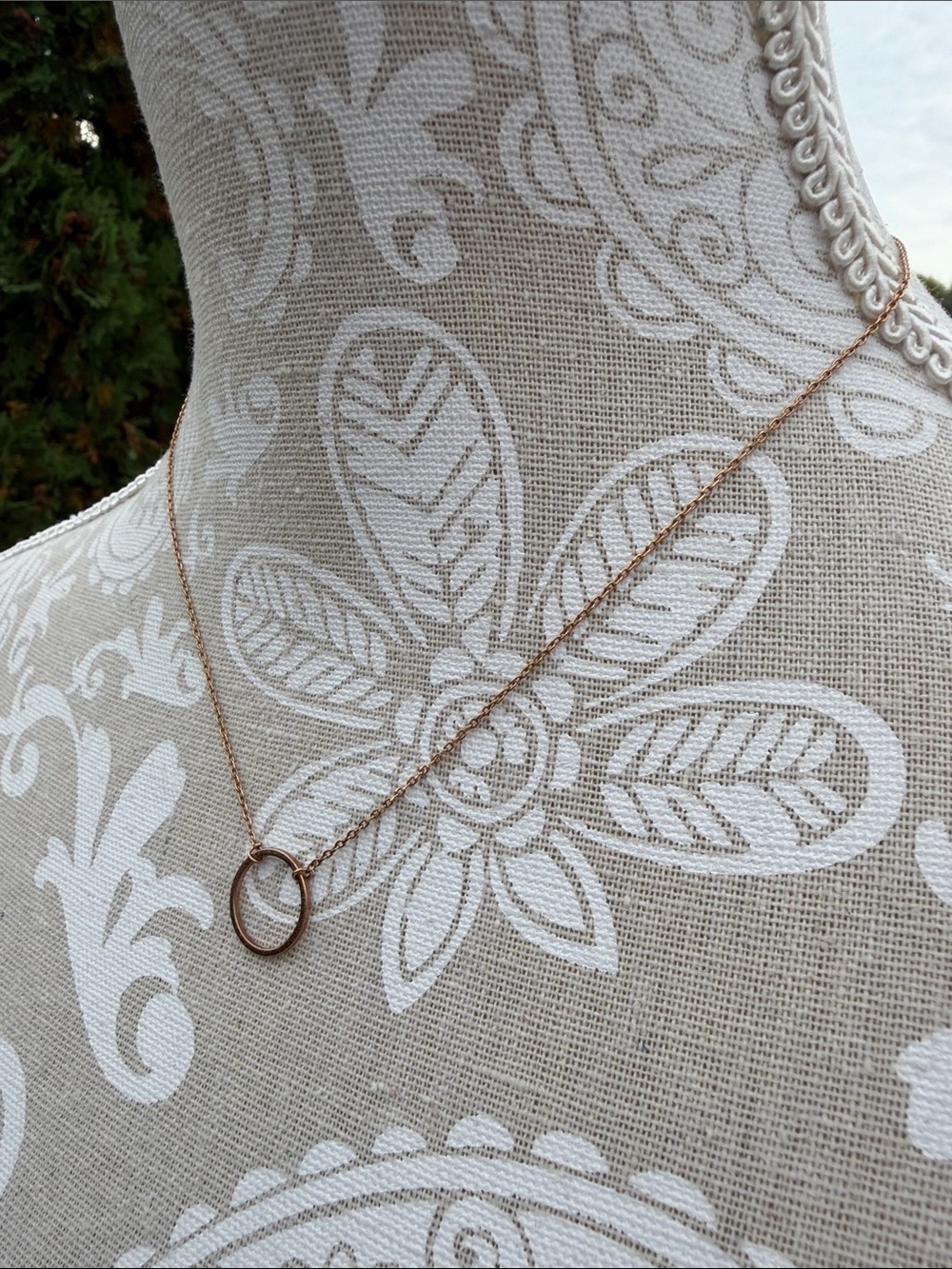 Minimalist Rose Gold Circle Pendant Necklace - Women Jewelry